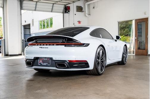 2020 Porsche 911 Carrera