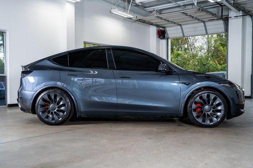 2022 Tesla Model Y Performance Dual Motor All-Wheel Drive