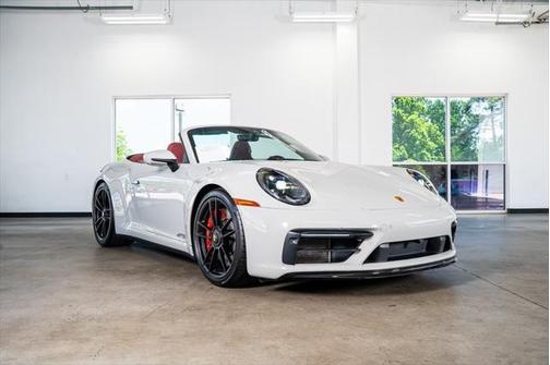 2022 Porsche 911 Carrera 4 GTS