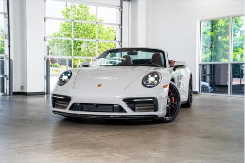 2022 Porsche 911 Carrera 4 GTS