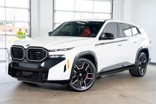 Mineral White Metallic 2024 BMW XM Base