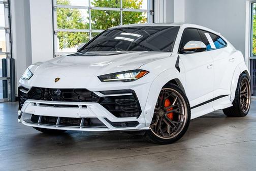 2022 Lamborghini Urus Base