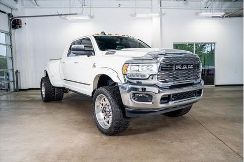 2020 RAM 3500 Limited Crew Cab 4x4 8' Box