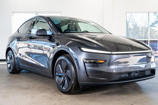 2026 Tesla Model Y Premium Rear-Wheel Drive