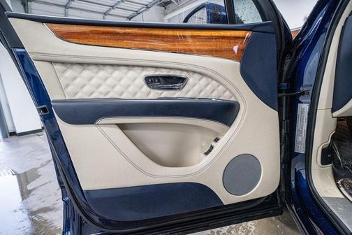 2021 Bentley Bentayga V8