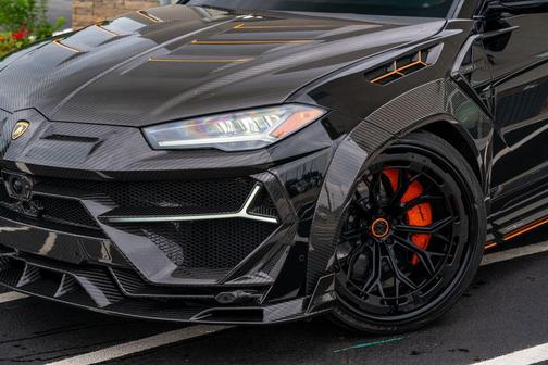 Black 2022 Lamborghini Urus Graphite Capsule