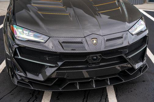 Black 2022 Lamborghini Urus Graphite Capsule