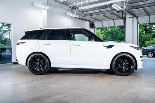 2024 Land Rover Range Rover Sport SE
