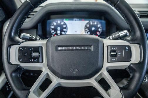 2020 Land Rover Defender 110 SE