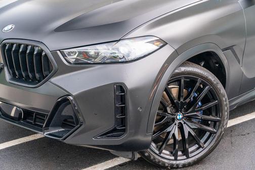 Black Sapphire Metallic 2024 BMW X6 xDrive40i