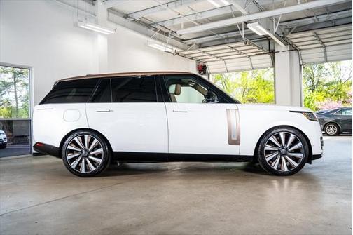 2023 Land Rover Range Rover SV