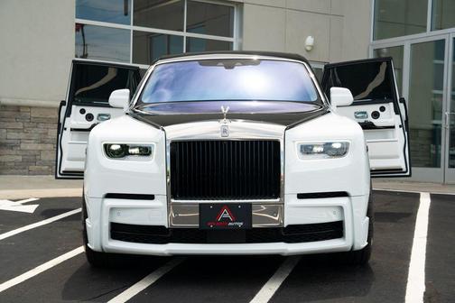 Arctic White 2022 Rolls-Royce Phantom