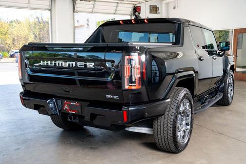 Interstellar White 2023 GMC HUMMER EV Pickup 3X
