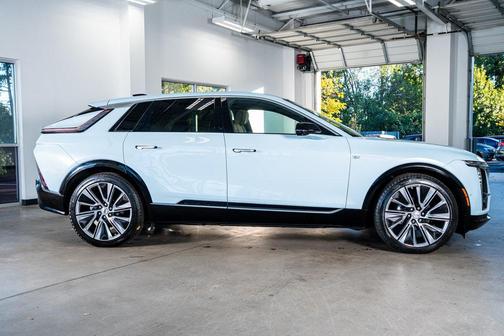 2024 Cadillac LYRIQ Luxury