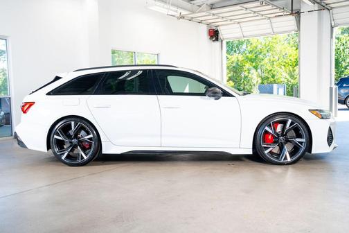 Glacier White 2021 Audi RS 6 Avant 4.0T