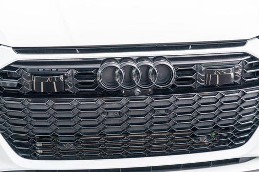 Glacier White 2021 Audi RS 6 Avant 4.0T
