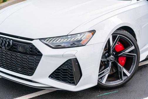 Glacier White 2021 Audi RS 6 Avant 4.0T
