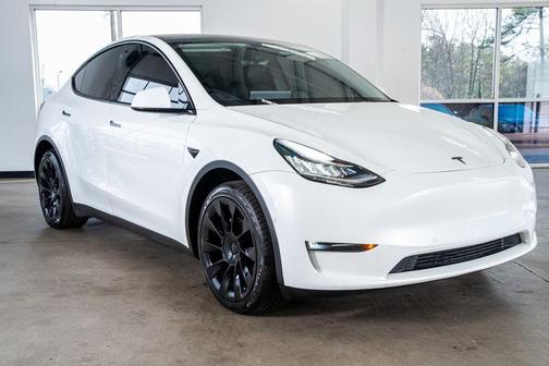 2022 Tesla Model Y Long Range Dual Motor All-Wheel Drive