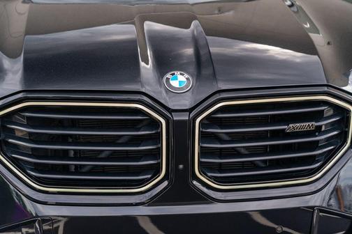 Black Sapphire Metallic 2023 BMW XM Base