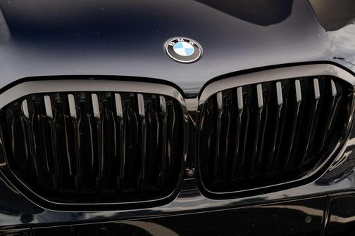 Carbon Black Metallic 2022 BMW X5 xDrive40i