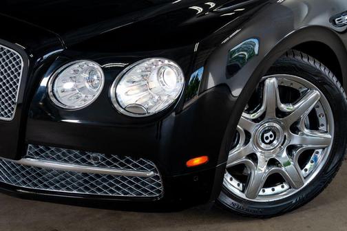 Blue 2014 Bentley Flying Spur Base