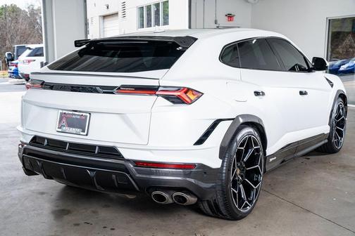 2024 Lamborghini Urus Performante