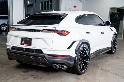 2024 Lamborghini Urus Performante
