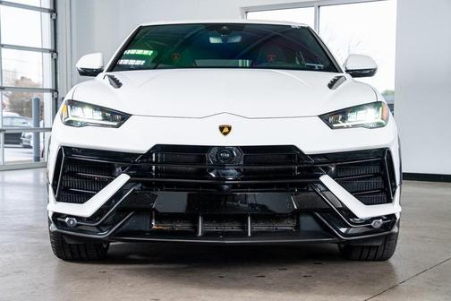 2024 Lamborghini Urus Performante