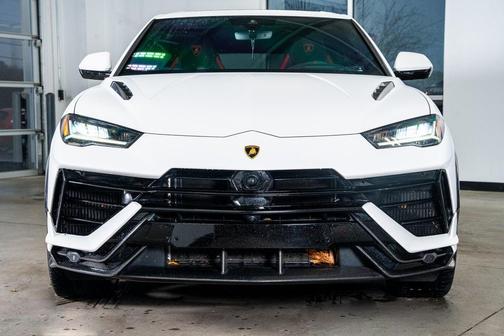 2024 Lamborghini Urus Performante
