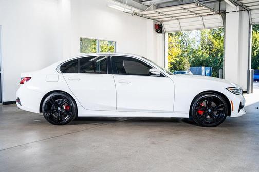 2022 BMW 330 330i