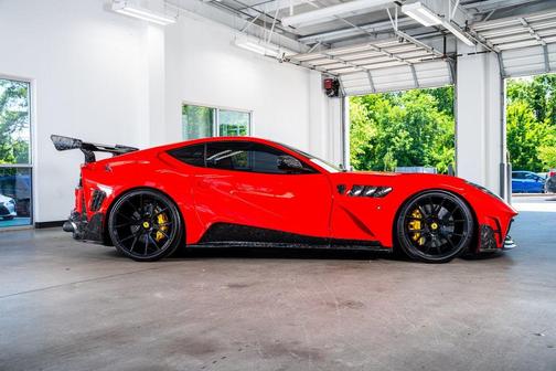 2019 Ferrari 812 Superfast Base