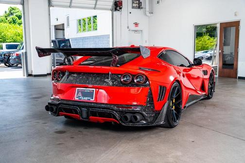 2019 Ferrari 812 Superfast Base