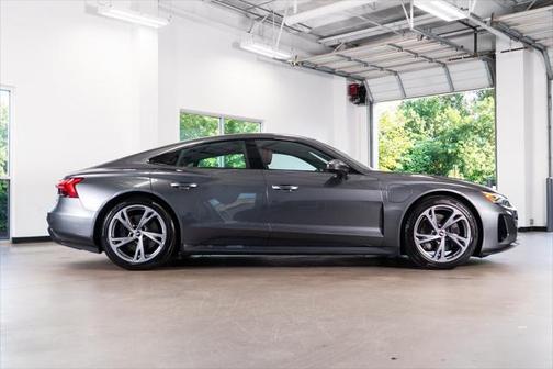 2022 Audi e-tron GT Premium Plus