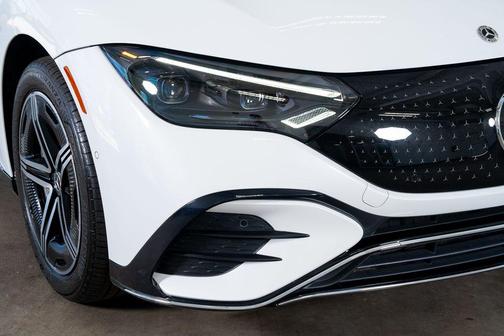 White 2023 Mercedes-Benz EQE 350+ Base