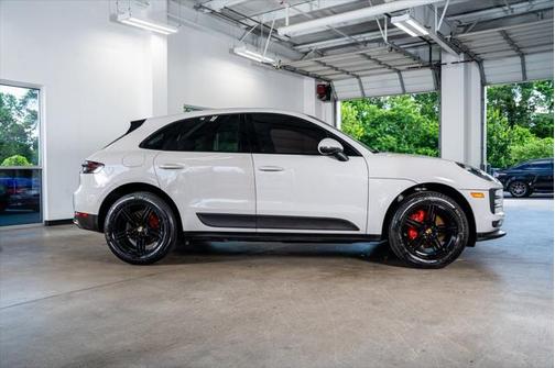 2021 Porsche Macan Base