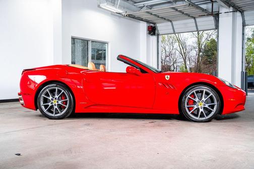 2010 Ferrari California Base
