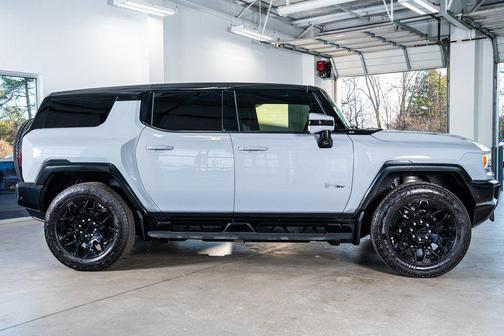 2024 GMC HUMMER EV SUV 2X