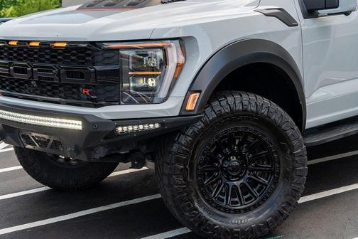 Avalanche 2023 Ford F-150 Raptor