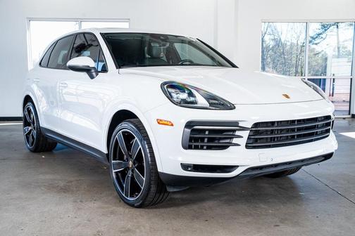 2023 Porsche Cayenne Platinum Edition