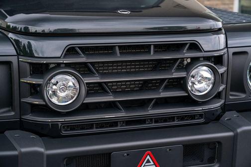 Donny Gray Metallic 2024 INEOS Grenadier AWD