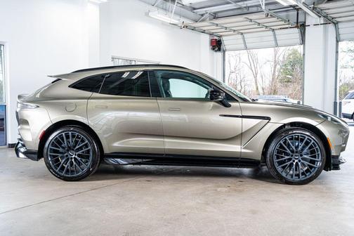 2023 Aston Martin DBX 707