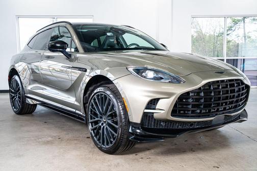 2023 Aston Martin DBX 707