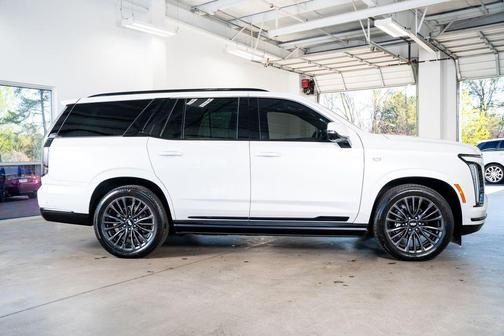 2025 Cadillac Escalade Sport Platinum