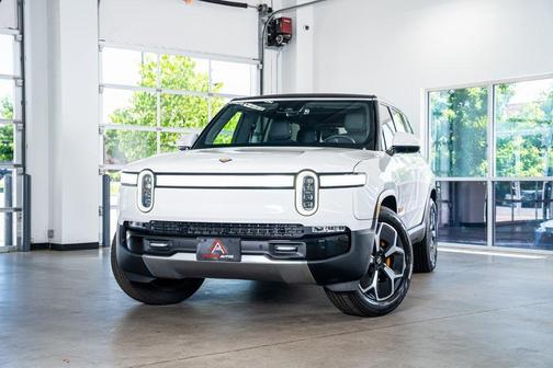 2023 Rivian R1S Adventure