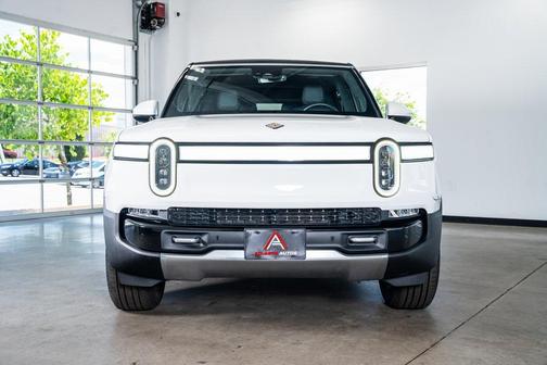 2023 Rivian R1S Adventure