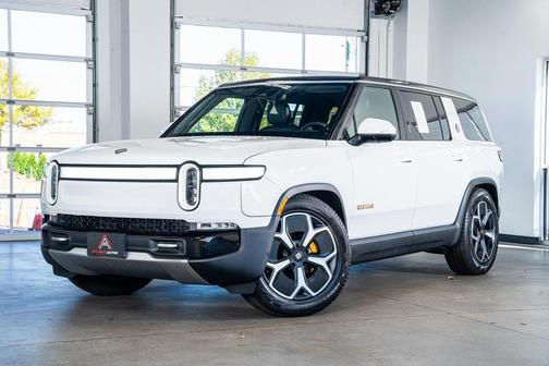2023 Rivian R1S Adventure