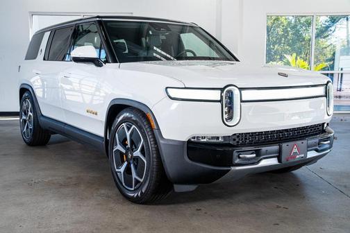2023 Rivian R1S Adventure