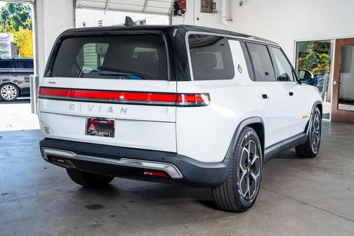 2023 Rivian R1S Adventure