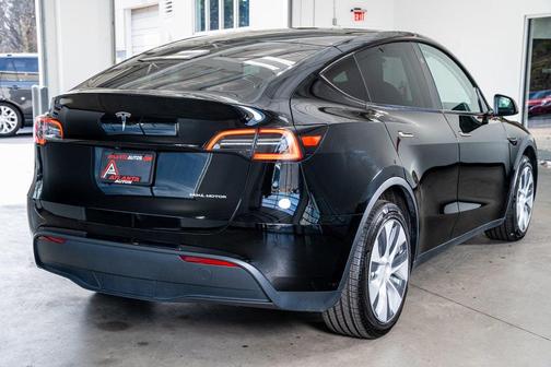 2023 Tesla Model Y Long Range Dual Motor All-Wheel Drive