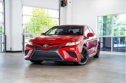 2020 Toyota Camry SE